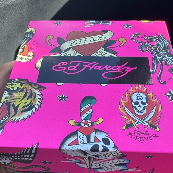 NEW with Box & tag Ed Hardy Black Crystal Watch - Picture 8 of 8